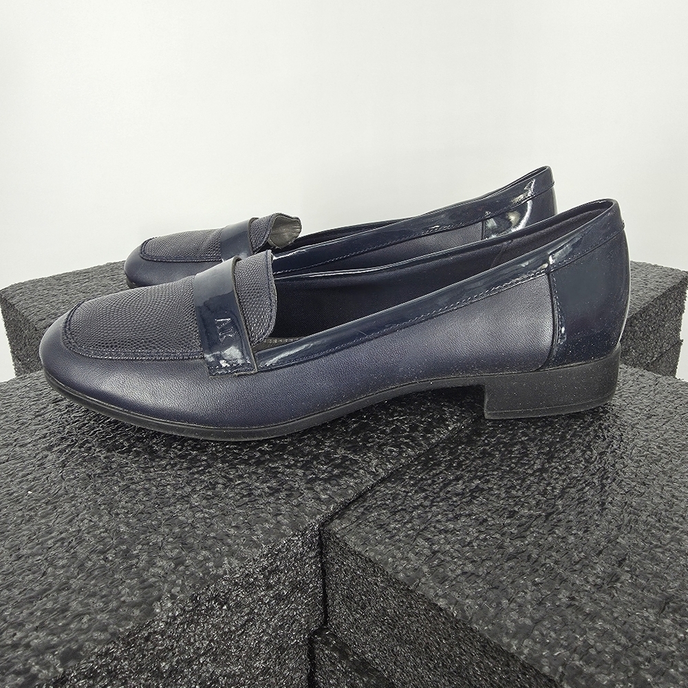 Anne Klein Vittorio Women's 7.5 M Navy Loafers iFlex Flexible Comfort Flats Shoe